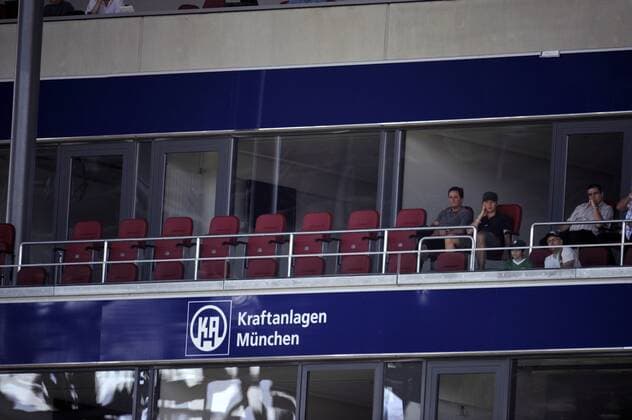 Fußball, Stadiongeschichte FC Augsburg Eine leere Business-Loge FC Augsburg