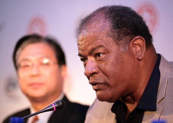 Former Washington Bullet and basketball great Wes Unseld (USA R) attends a press conference in Beijing Wizards holds press conference in Beijing  PEK2009090808