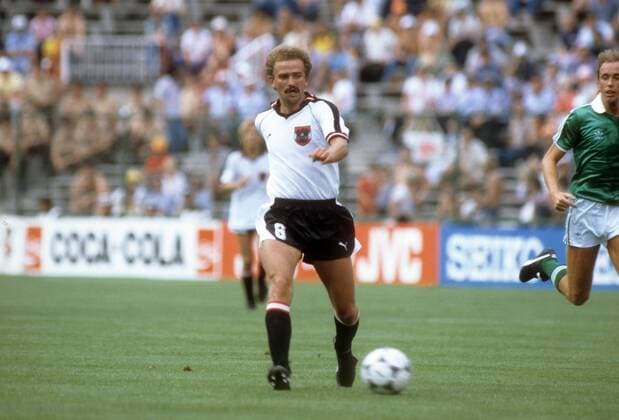 Herbert Prohaska (Österreich) Fußball WM Herren WM 1982, Länderspiel, Nationalteam, Nationaltrikot, Österreich - Nordirland 2:2 Einzelbild Madrid