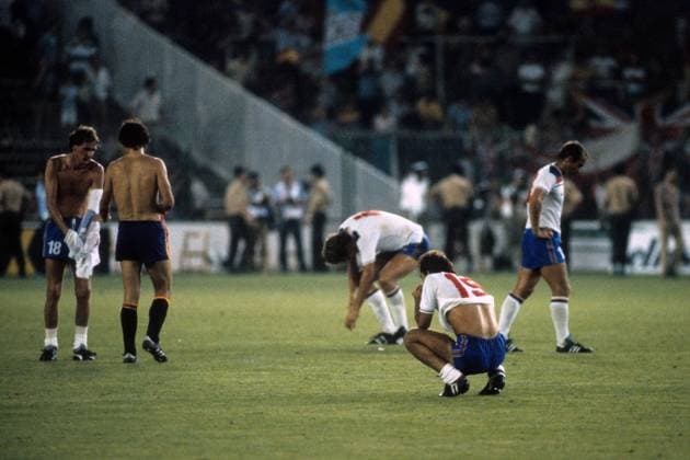 Enttäuschte Engländer Fußball WM Herren WM 1982, Länderspiel, Nationalteam, Nationaltrikot, Spanien - England 0:0 Totale Madrid Enttäuschung,