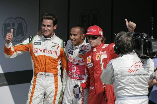 Lewis Hamilton (England McLaren Mercedes, Mitte) holt sich die Pole Position vor Adrian Sutil (Deutschland Force India, li.) und Kimi Räikkönen (Finnland Ferrari) o0 Mc Laren, Freude, Jubel