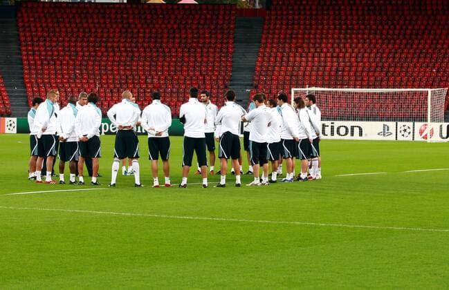 Mannschaftsbesprechung Real Madrid CF o00 Totale 