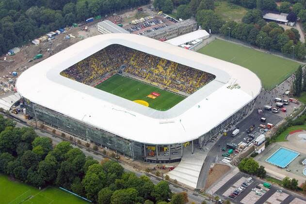 Fußball, Stadiongeschichte SG Dynamo Dresden Dresdner Rudolf Harbig Stadion - Heimspielstätte von SG Dynamo Dresden - Luftbildaufnahme o0 Totale, Stadion, Fußballstadion, außen, Außenansicht, Vogelperspektive, oben, Umfeld, Umgebung