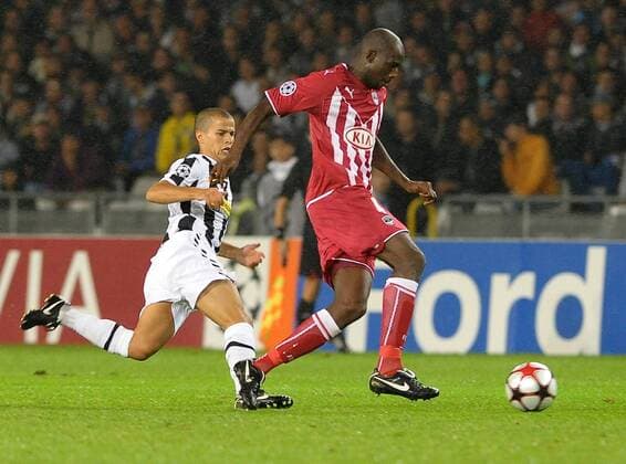 Sebastian GIOVINCO (L) (Juventus) e Alou DIARRA (Girondins de Bordeaux) - giorgioxperottino