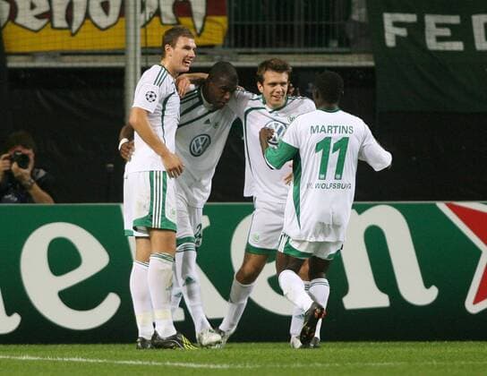 Jubel VfL Wolfsburg, v.li.: Edin Dzeko, Grafite, Zvjezdan Misimovic, Obafemi Martins o0 Freude
