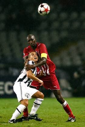Sebastian Giovinco (Juventus, L) - Alou Diarra (Girondins de Bordeaux) 