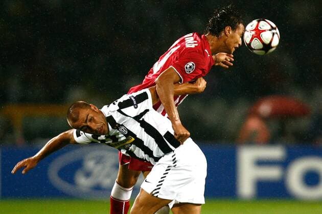 Marouane Chamakh (Girondins de Bordeaux, R) - Fabio Cannavaro (Juventus) 