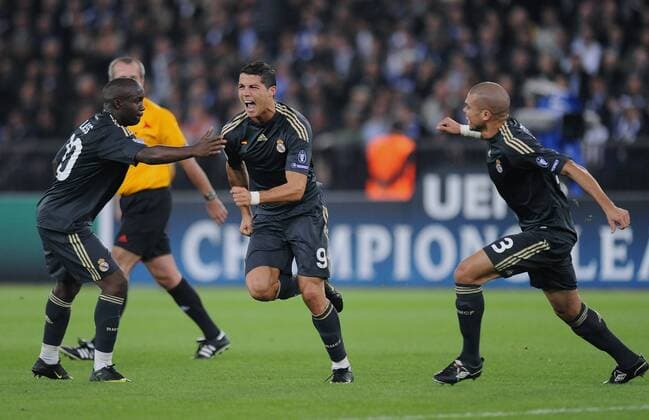 JUBEL Real Madrid CF, Cristiano Ronaldo (Mitte), Pepe (re) und Lassana Diarra (li)  o0 Freude