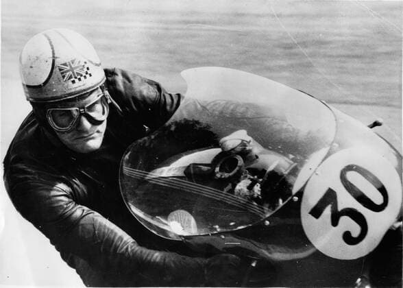 MIKE HAILWOOD - GBR  - ZUMAk09 o0 Motorsport Motorrad o0 Herren