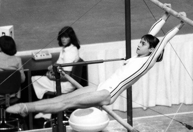 NADIA COMANECI - Romania  - ZUMAk09 o0 Aufnahmedatum geschätzt o0 Turnen Kunstturnen Geräteturnen o0 Damen Stufenbarren