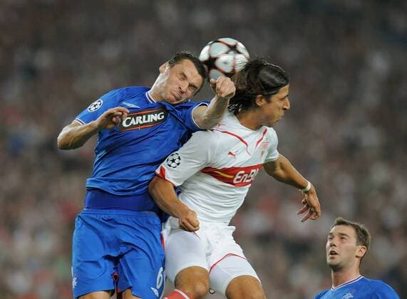 Sami Khedira (re, VfB Stuttgart) gegen Lee McCulloch (Glasgow Rangers) -  o0 MacCulloch Mc Mac Culloch