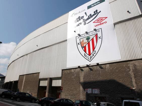 - BILBAO, 17.SEP.09 - FUSSBALL - . das San Mames Stadion - Heimspielstätte von Athletic Bilbao  Totale