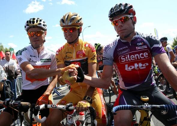 ALEJANDRO VALVERDE (Spanien Caisse d Epargne, Mitte), SAMUEL SANCHEZ (Spanien Euskatel, li.) und CADEL EVANS (Australien Silence Lotto) -  NOxONLINExUSE o0 dEpargne,