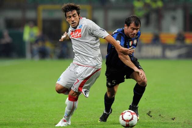 Ezequiel Lavezzi (SSC Neapel, li.) - Dejan Stankovic (Inter Mailand)  o0 FC Internazionale