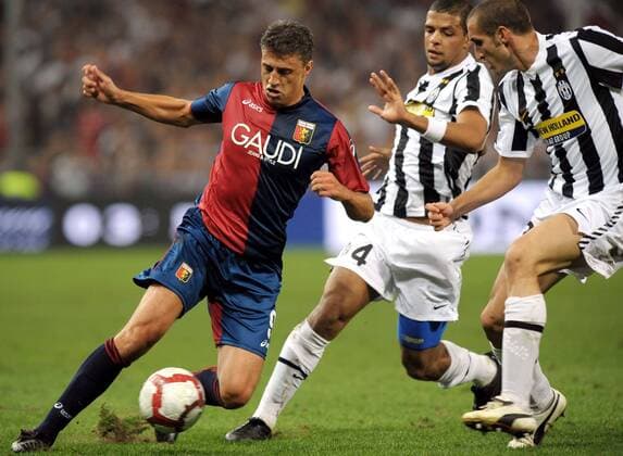 Hernan Crespo (FC Genoa 1893, CFC, li.), Giorgio Chiellini (re.), Felipe Melo (beide Juventus Turin, Juve) - giorgioxperottino