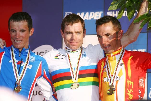 Siegerehrung Radsport Weltmeisterschaft in Mendrisio - V.li. Alexandr Kolobnev Russland. Sieger Cadel Evans Australien, Oliver Joaquin Rodriguez Spanien o0 Sieg, Sieger Jubel Freude o0 Rad 