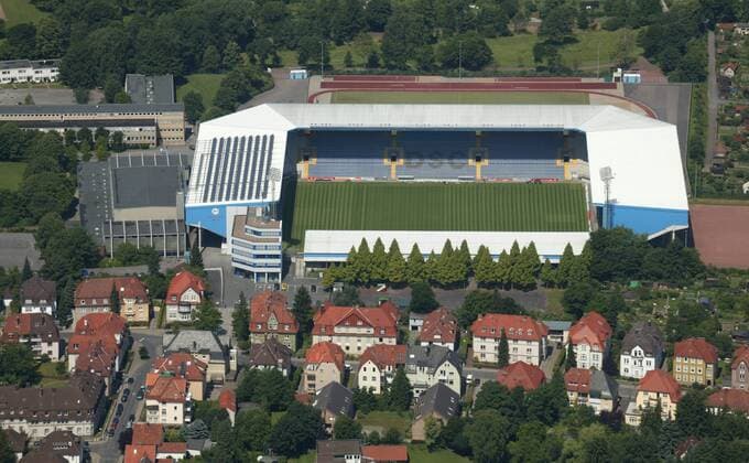 Fußball, Stadiongeschichte Arminia Bielefeld Luftaufnahme der Schüco Arena - Heimspielstätte von Arminia Bielefeld Fußball 1. BL Herren Saison 2004 2005, Arminia Bielefeld, Vogelperspektive, oben, Luftaufnahme Totale SchücoArena Bielefeld