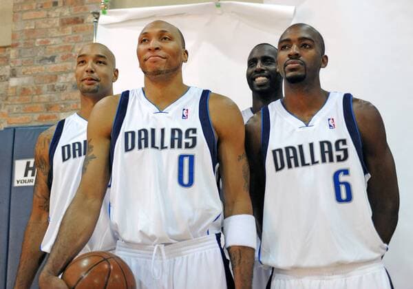 New Dallas Mavericks players (l to r) forward Shawn Marion, forward Tim Thomas, forward Drew Gooden, and forward Quinton Ross - - ZUMAcp2