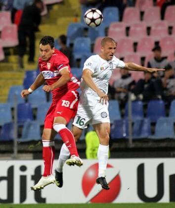 Timo Gebhart (L) Stuttgart and Epaminonda Nicu (r) Unirea Urziceni -  o0 VfB