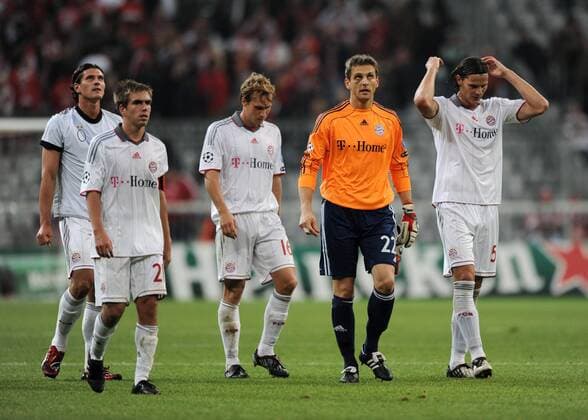 v.re. Daniel van Buyten, Torhüter Hans Jörg Butt, Andreas Ottl, Philipp Lahm und Mario Gomez (FC Bayern München)