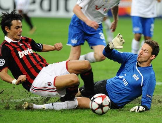 Filippo Inzaghi (AC Mailand) gegen Torwart Johnny Leoni (FC Zürich)  o0 AC Mailand - FC Zürich, Milan