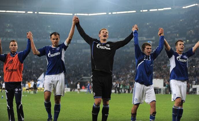 FC SCHALKE 04, v.re. Lukas Schmitz, Levan Kenia, Torhüter Manuel Neuer, Heiko Westermann und Marvin Pachan