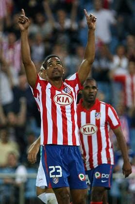 Atletico Madrid - Cleber Santana celebrates goal -  (200909241056)