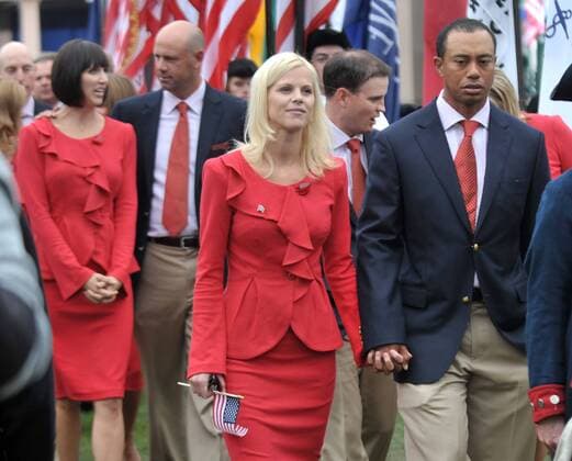 Tiger Woods (USA) walks with his wife Elin Nordegren during the opening ceremony of The Presidents Cup in San Francisco, California -  SFP20091007334 o0 Partnerin, Frau, Ehefrau Familie privat o00 President s