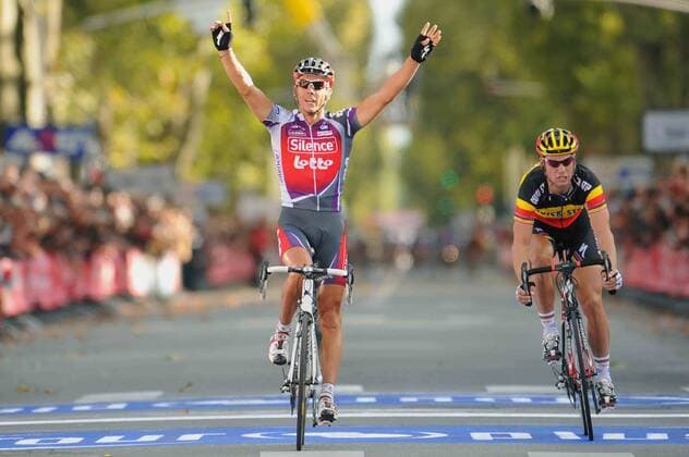Philippe Gilbert (Silence Lotto, L) gewinnt Paris Tour vor Tom Boonen (Quick Step) -  o0 Sieg, Sieger, Jubel, Freude