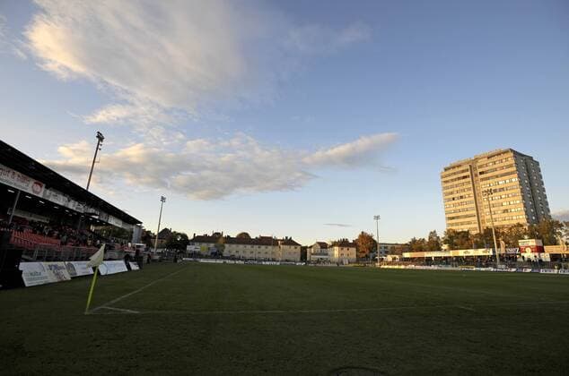 Jahnstadion, Heimspielstätte des SSV Jahn Regensburg o0 Totale Sportstätte Jahn Stadion