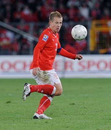 Christoph Spycher (SUI) am Ball -  o0 Einzelbild, Freisteller