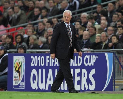 Nationaltrainer Bernd Stange (Weißrussland).  o0 Trainer, Einzelbild, Freisteller