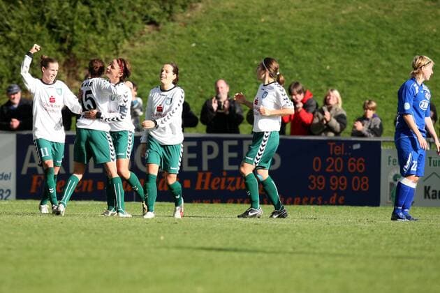 FCR 2001 Duisburg - 1. FFC Turbine Potsdam: Torjubel Duisburg o0 Jubel, Freude