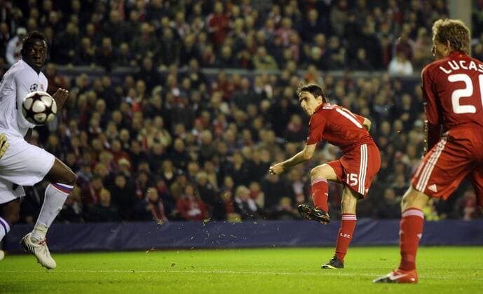 FC Liverpool s Yossi Benayoun (M) scores the opening goal of the game. - EDITORIAL USE ONLY. No use with unauthorised audio, video, data, fixture lists, club league logos or live services. Online in-match use limited to 120 images, no video emulation. No use in betting, games or single club league player publications. o0 Olympique Lyonnais, OL, Lyon, Tor
