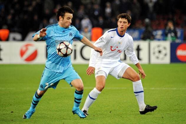 Mathieu Valbuena (Olympique de Marseille, li.) und Philippe Koch (FC Zürich).  o0 OM
