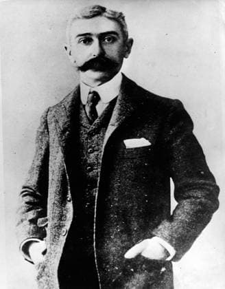 Baron Pierre de Coubertin (Frankreich) - Gründer des Internationalen Olympischen Komitees IOC -  Leichtathletik OS Sommer Herren Olympische Spiele 1896, Sommerspiele, Historie Olympiahistorie Neuzeit Porträt Aufnahmedatum geschätzt Paris