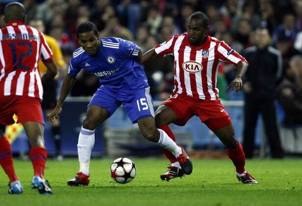 Florent MALOUDA Chelsea FC London (L) Paulo ASSUNCAO Atletico Madrid - 