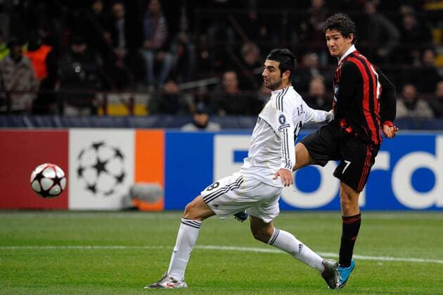 Alexandre PATO (AC Mailand, re.) trifft gegen Raul Albiol (Real Madrid) - Tor wurde aberkannt - ANDREAXSTACCIOLI