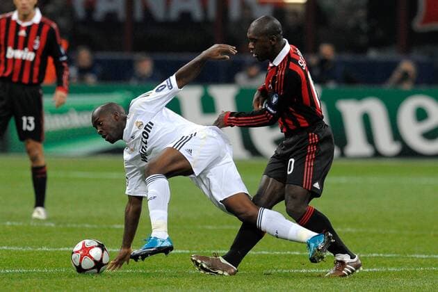 Lassana DIARRA (Real Madrid, li.) gegen Clarence SEEDORF (AC Mailand) - ANDREAXSTACCIOLI
