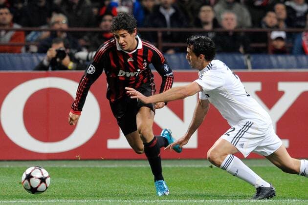 Alexandre PATO (AC Mailand, li.) gegen HIGUAIN (Real Madrid) - ANDREAXSTACCIOLI