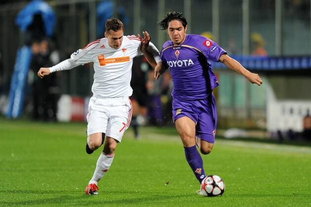 ACF Fiorentina AC - Debreceni VSC Debrecen, Juan Vargas (Florenz, re.) gegen Peter Czvitkovic - 