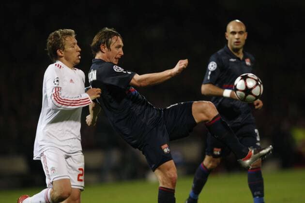 Olympique Lyon - Liverpool FC, Kim Källström (OL, Mitte) und Lucas Leiva - NLEGOUICFEP - 