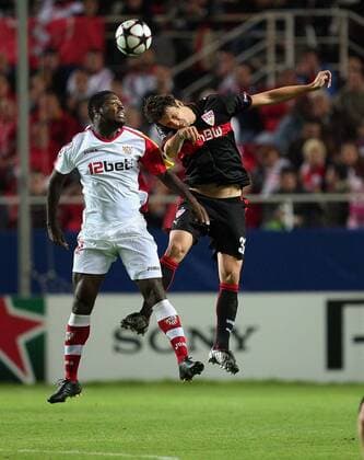 V.li. Christian Romaric (Sevilla), Zdravko Kuzmanovic (VfB) . FC Sevilla - VfB Stuttgart