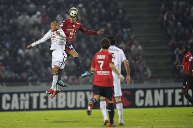OSC Lille - Girondins de Bordeaux: Adil RAMI (Lille, re.) gegen Yoann GOUFFRAN - JBAutissier -  o0 Höhe