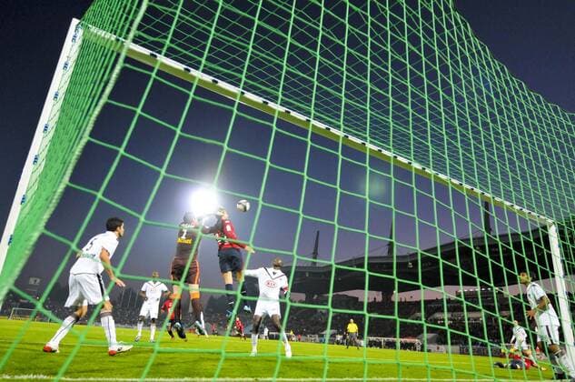 OSC Lille (rot) vs. Girondins de Bordeaux: Adil RAMI Keeper Cedric CARRASSO - JBAutissier - 