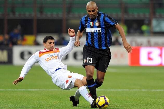 Inter Mailand - AS Rom, Maicon (Mailand, re.) und David Pizarro (Rom) - 