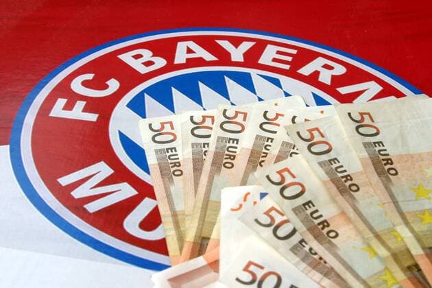 50 Euro Scheine auf dem Logo des FC Bayern München o0 Symbol, Schein, Geldschein, Geldscheine, Objekte