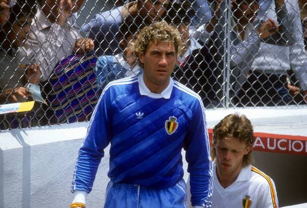 Torwart Jean Marie Pfaff und Frankie Vercauteren (beide Belgien) - Einmarsch Fußball WM Herren WM 1986, Länderspiel, Nationalteam, Nationaltrikot, Paraguay - Belgien 2:2 Einzelbild Toluca