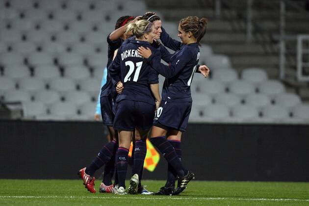 Lotta Schelin (Mitte) und Lara Dickenman (vorn, beide Lyon) - Torjubel - EddyLEMAISTRE -  o0 Jubel, Freude, Olympique Lyonnais, OL
