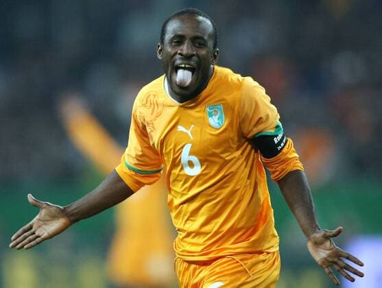 FUSSBALL - GER vs CIV, Testspiel GELSENKIRCHEN,DEUTSCHLAND,18.NOV.09 - FUSSBALL - Länderspiel, Deutschland vs Elfenbeinküste, Freundschaftsspiel. Bild zeigt den Jubel von Seydou Doumbia (CIV).  o0 Jubel Freude o00 kurios Komik Zunge